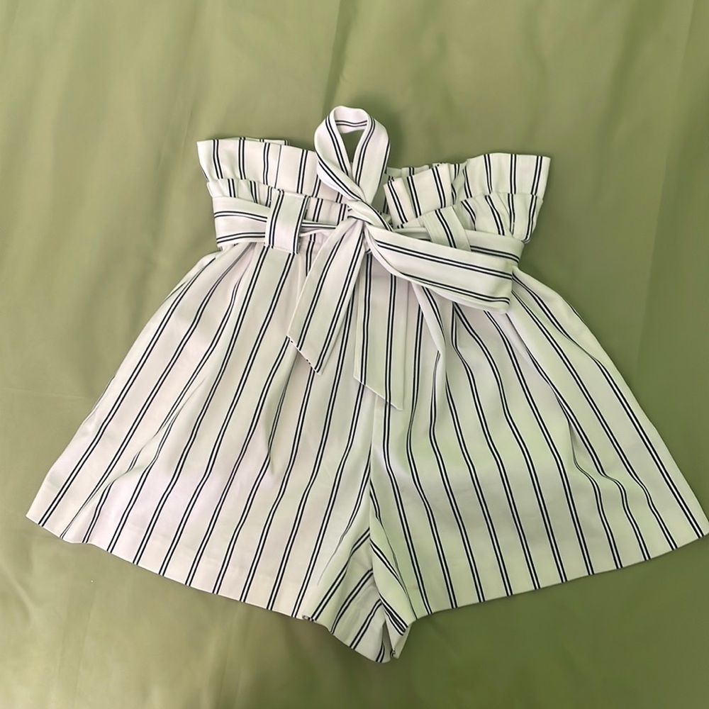 Zara high rise paper bag shorts, pin stripe. XS.